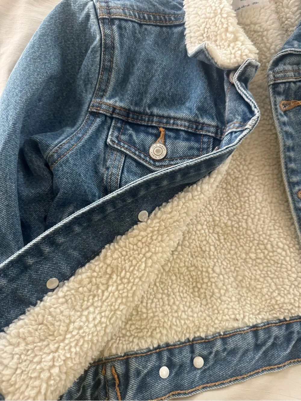Old Navy Blue Denim Jacket with Cream Sherpa Inside - Size 5(s) Kids
